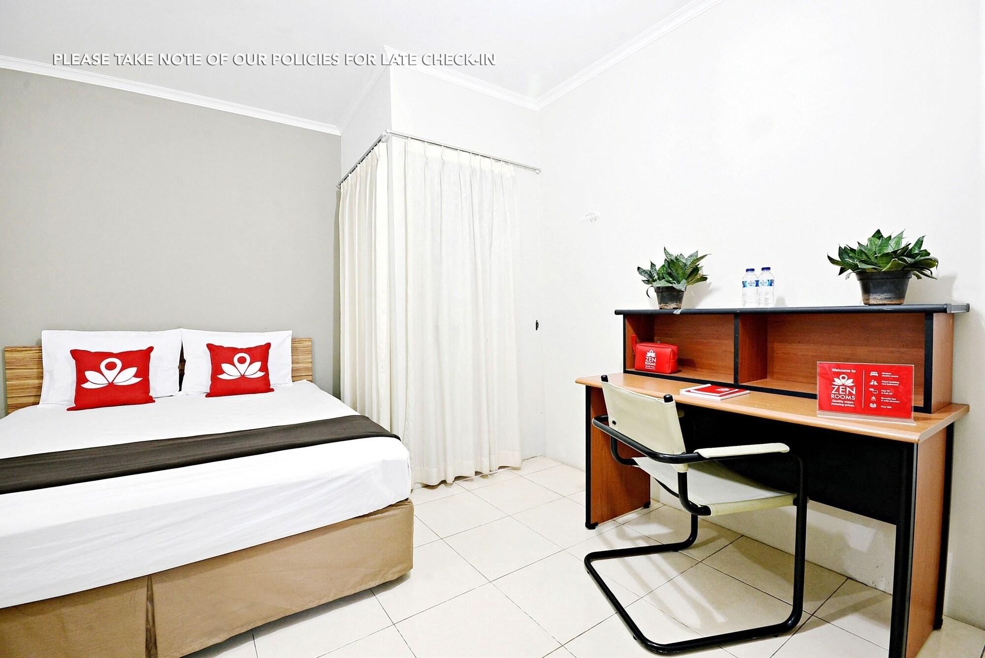 Zen Rooms Mampang Prapatan Jacarta Exterior foto