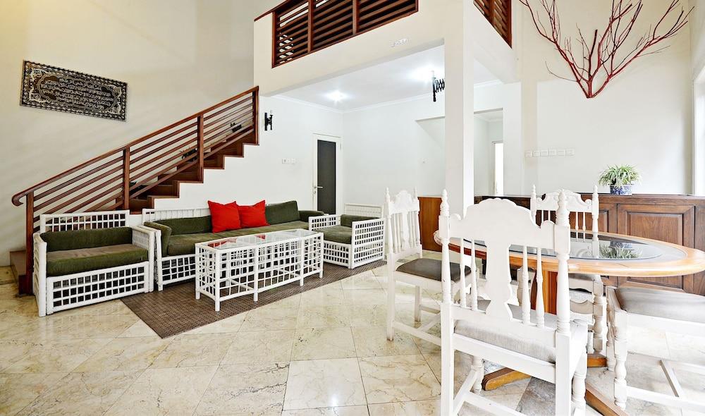 Zen Rooms Mampang Prapatan Jacarta Exterior foto