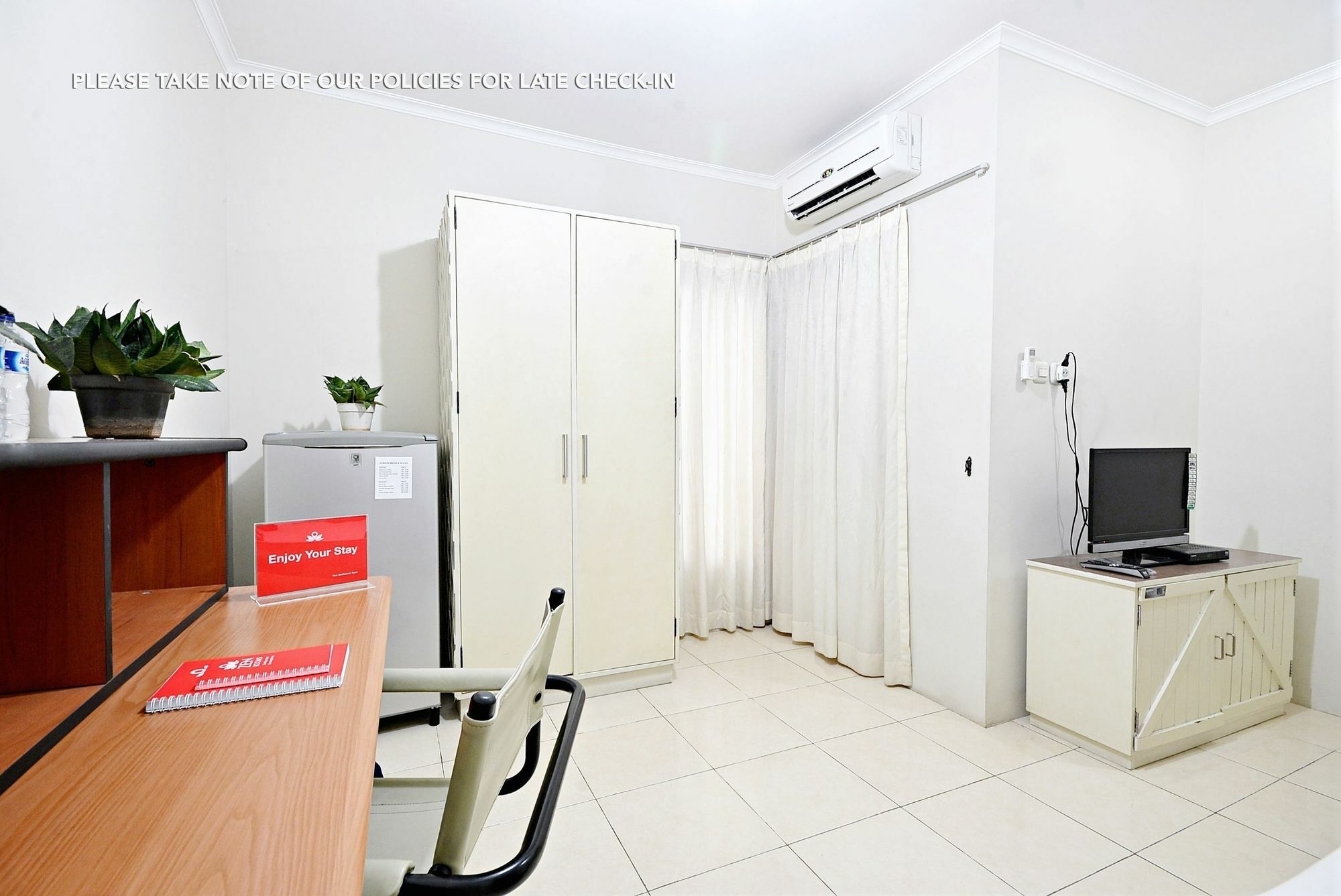 Zen Rooms Mampang Prapatan Jacarta Exterior foto