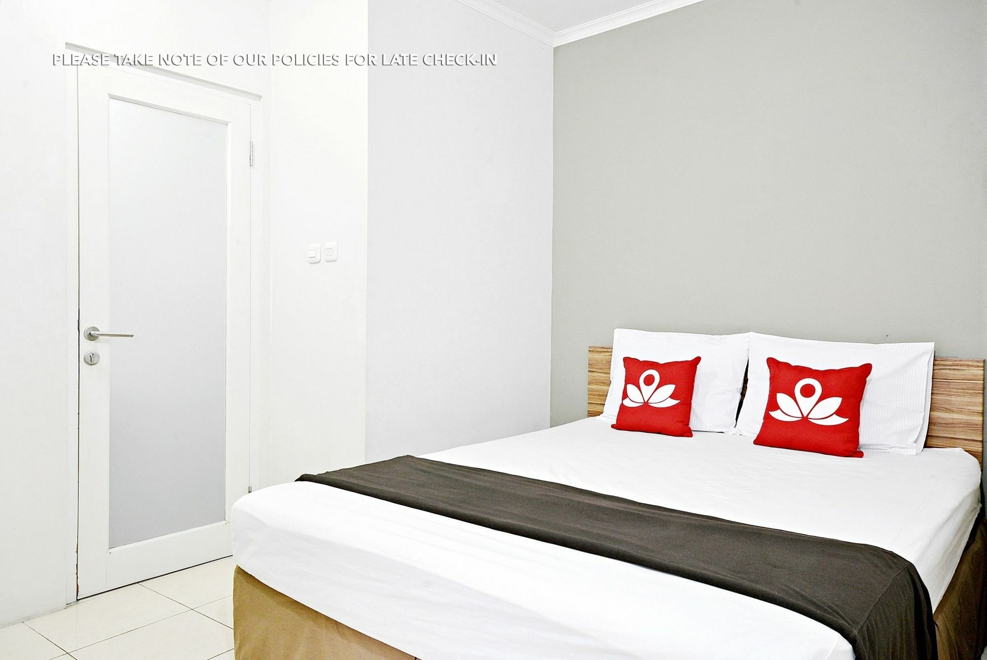 Zen Rooms Mampang Prapatan Jacarta Exterior foto