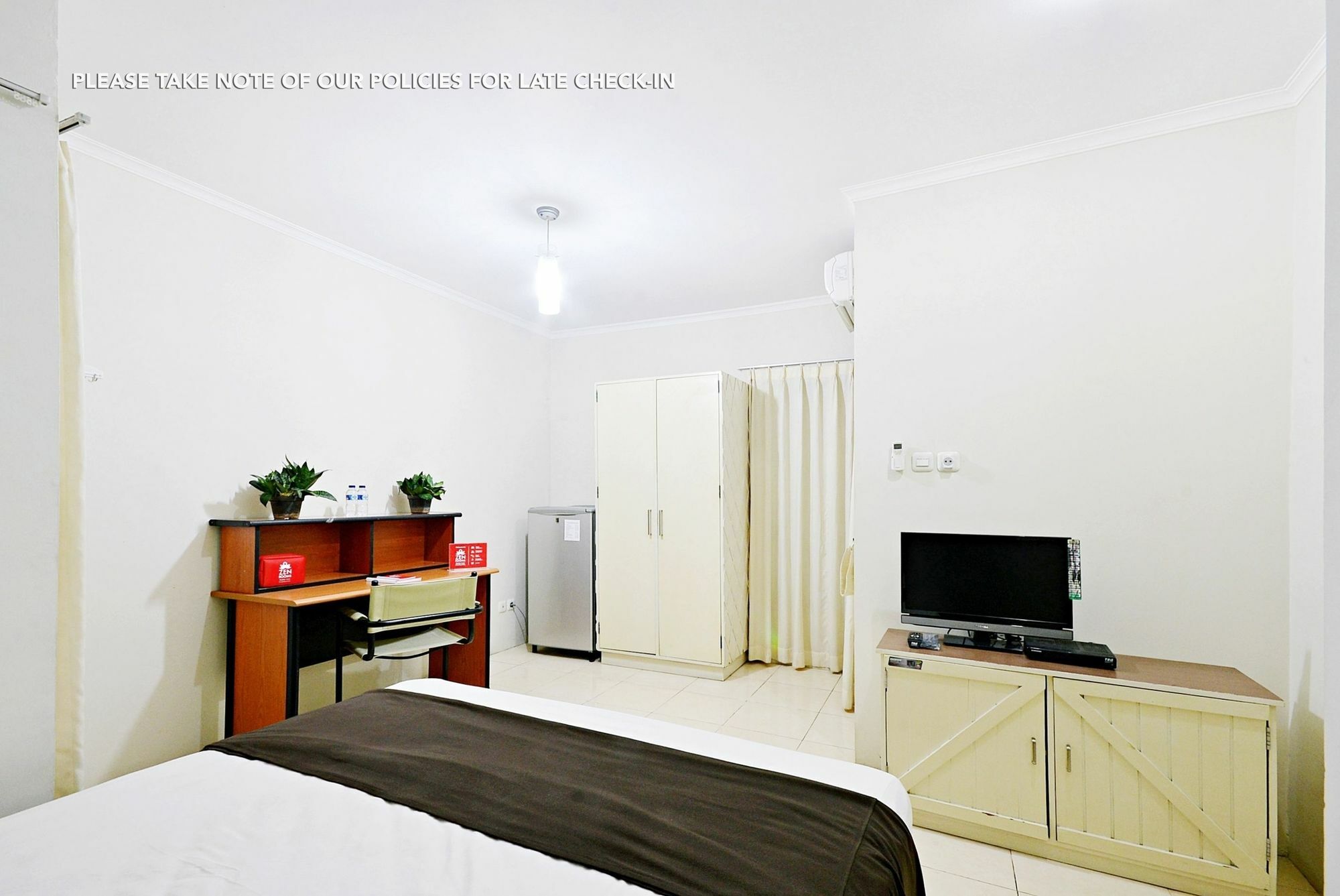 Zen Rooms Mampang Prapatan Jacarta Exterior foto